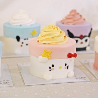 Sanrio Mini Cake 4"